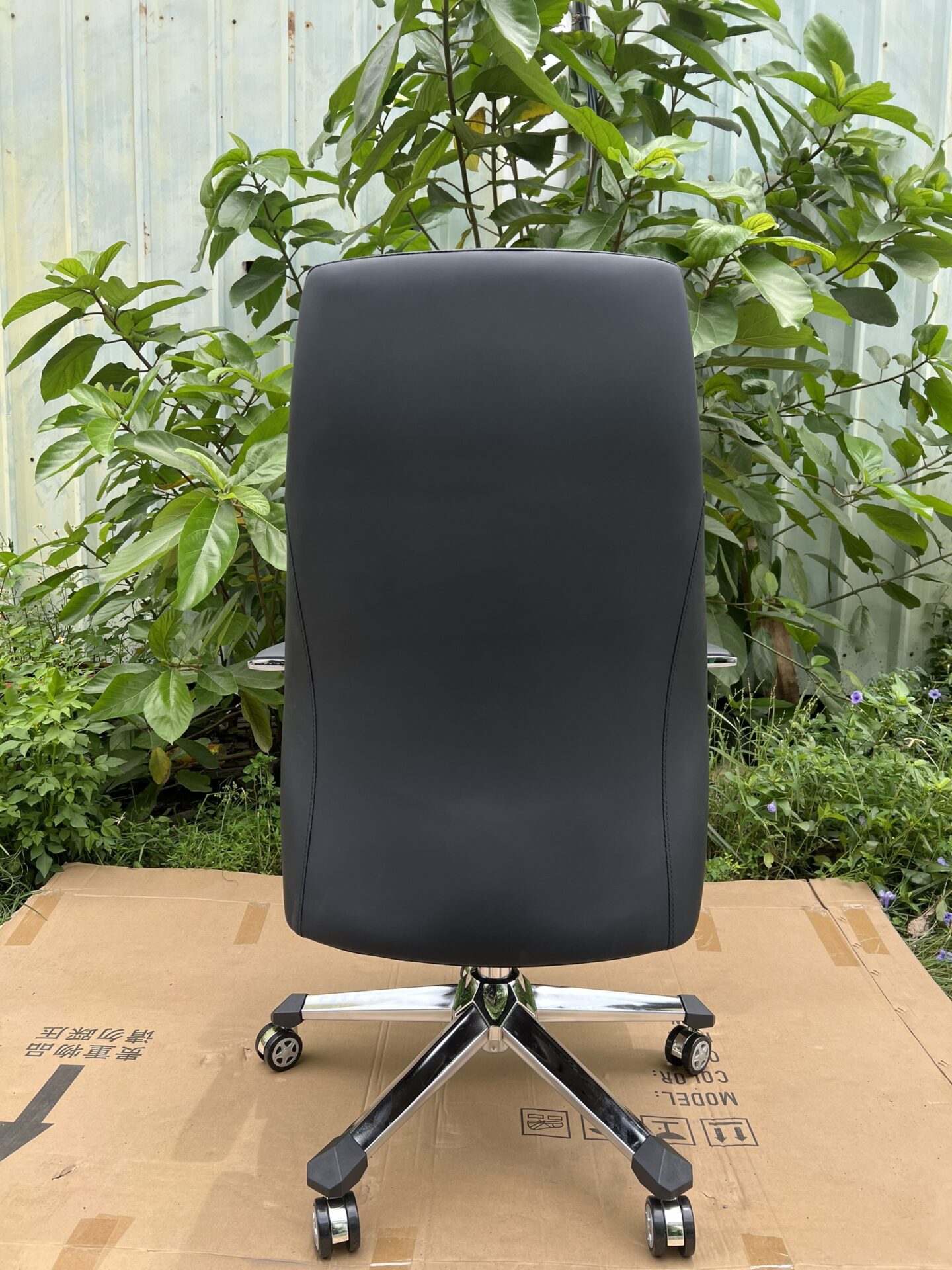 GD025.9 ghế làm việc ghế giám đốc thư giãn ngả lưng bọc da cao cấp hàng nhập khẩu đến từ AMA FURNITURE