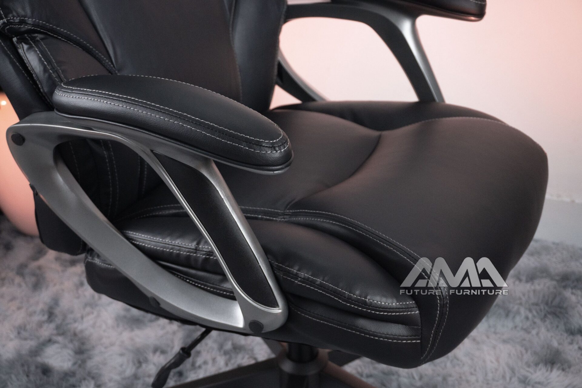 z5462476903832_c8fb6bbd50903cd003f6f21b976a9775 Ghế gaming siêu chịu tải bọc da với tiêu chuẩn chống cháy và độ bền cao được nhập khẩu từ AMA FURNITURE