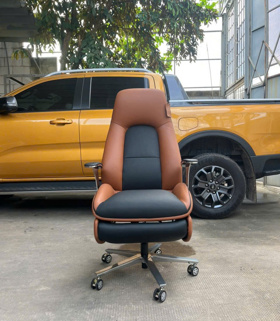 RC10339.7 Ghế làm việc thư giãn ngả lưng tự động với nút bấm và có cục rung massage phần dựa lưng giúp thư giãn thoải mái với thiết kế sang trọng khung gỗ Plywood đẳng cấp mang đến không gian làm việc đúng chất AMA FURNITURE