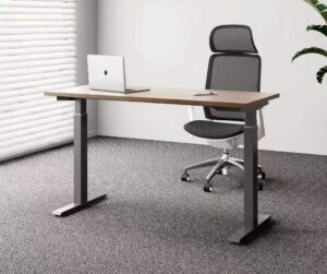 Bàn làm việc nâng hạ thông minh chỉnh điện có thể nhớ 03 vị trí chiều cao khác nhau chịu tải trọng lớn rất tiện lợi được nhập khẩu bởi AMA Furniture