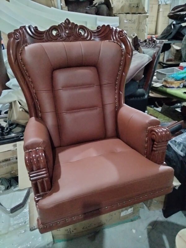 Ghế chủ tịch gỗ bọc da cao cấp AMA FURNITURE gỗ tự nhiên và da thật đẳng cấp